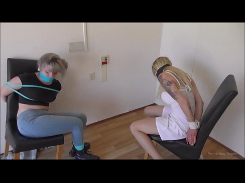 ❤️ Giyohvand / bog'langan va gagged / qayg'u ichida qiz ☑ Super pornoda bizda