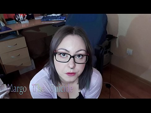 ❤️ Ko'zoynakli seksual qiz kamerada Dildoni chuqur so'radi ☑ Super pornoda bizda