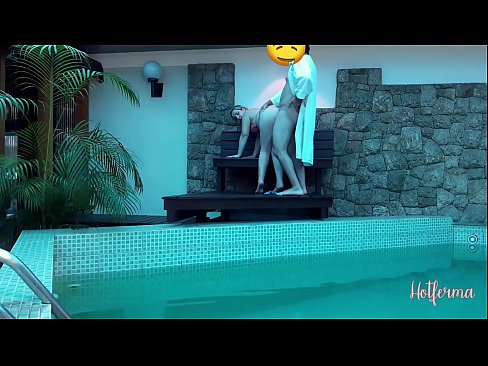 ❤️ Boss xizmatchini hovuzga taklif qiladi, lekin issiqqa qarshi tura olmadi ☑ Super pornoda bizda